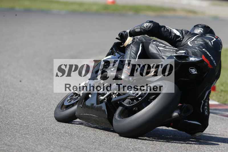 /44 09.08.2025 Plüss Moto Sport ADR/Freies Fahren/backside